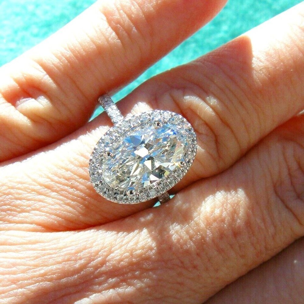 🔥Beautiful Big Oval Pure Zircon Silver Plated Elegant Ring for Women, L113